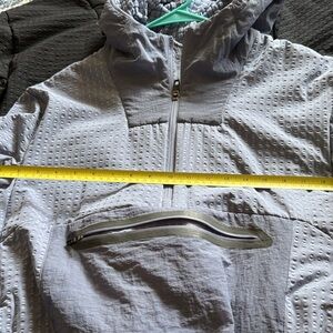 lululemon athletica light gray textured hooded pullover